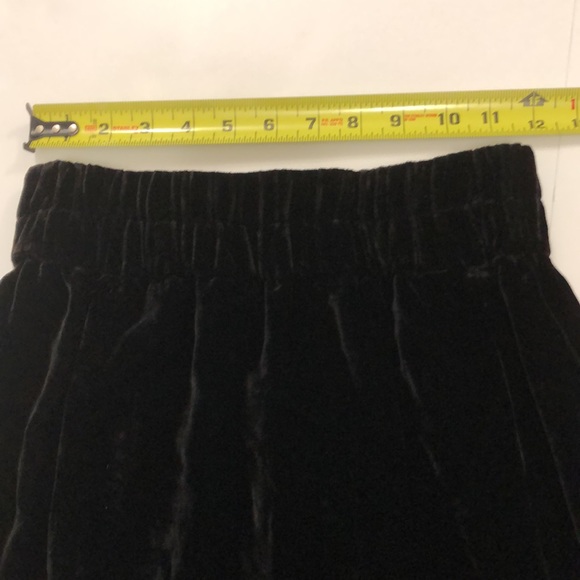 J. Crew XXS Black Velvet Skirt 2 Pockets Elastic waist soft Excellent Condition - Picture 2 of 7